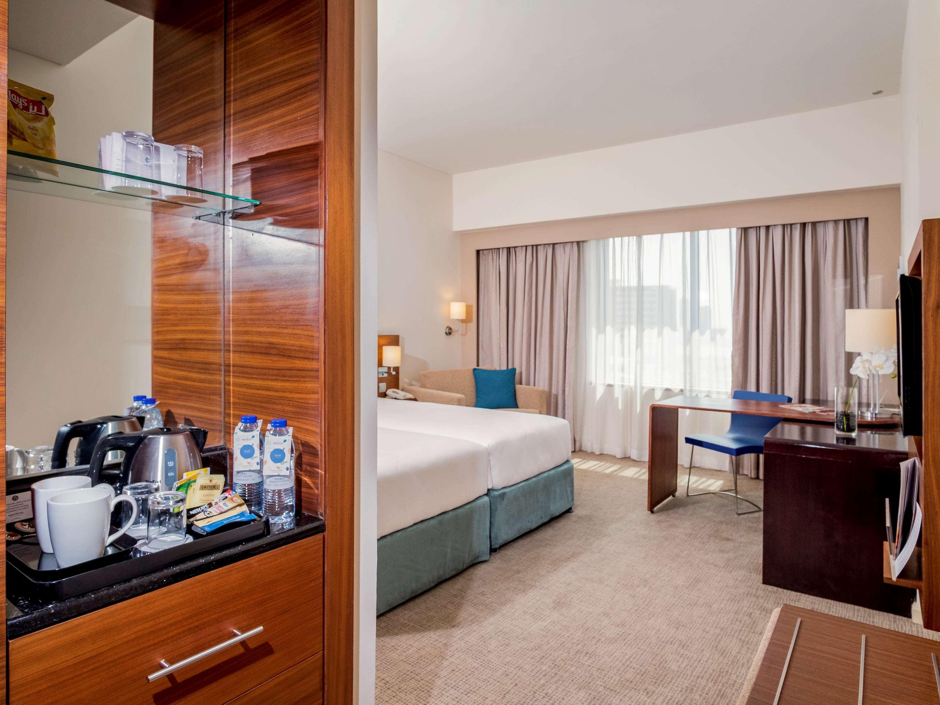 Novotel Deira Creekside Дубай Екстер'єр фото