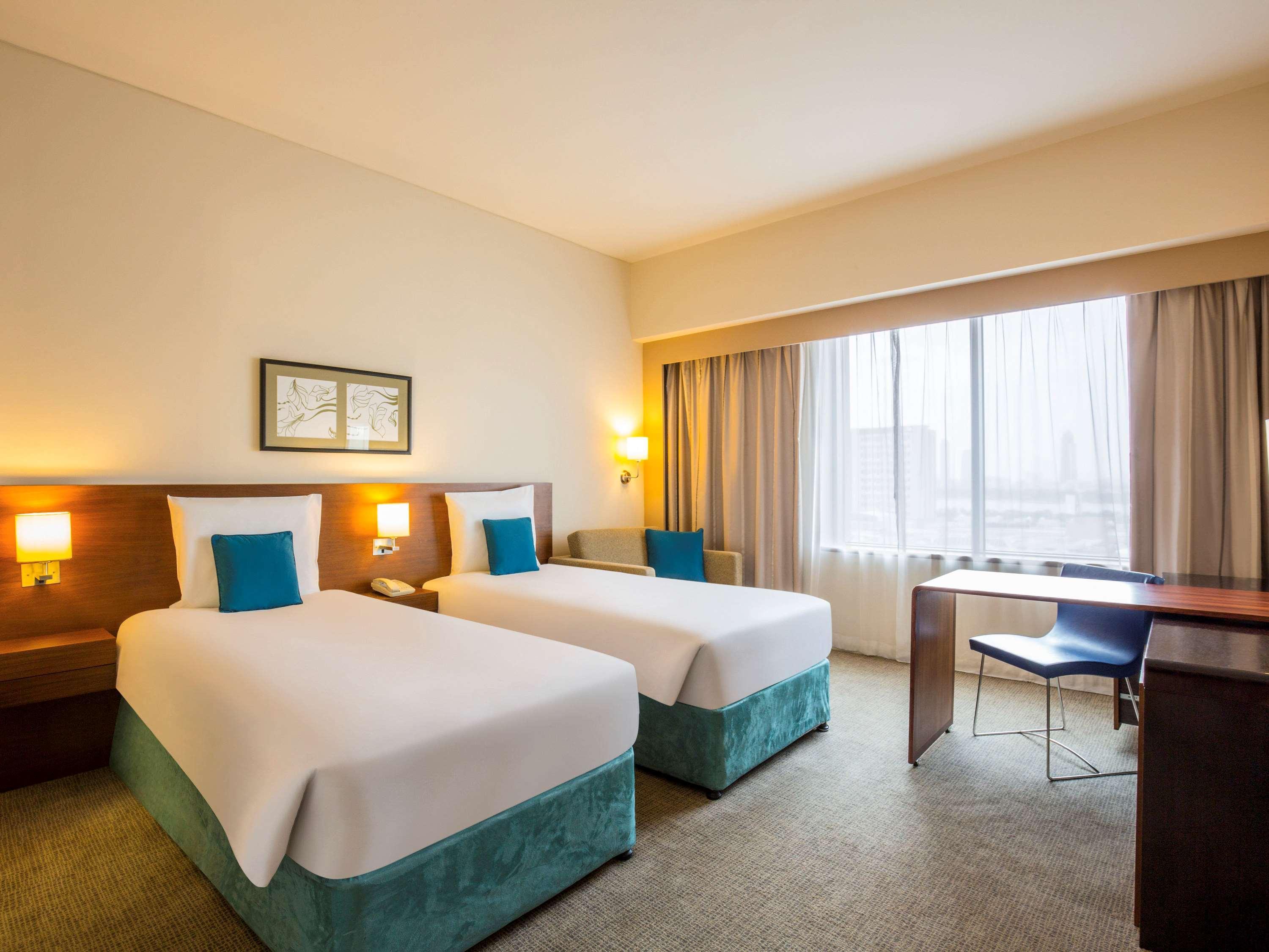 Novotel Deira Creekside Дубай Екстер'єр фото