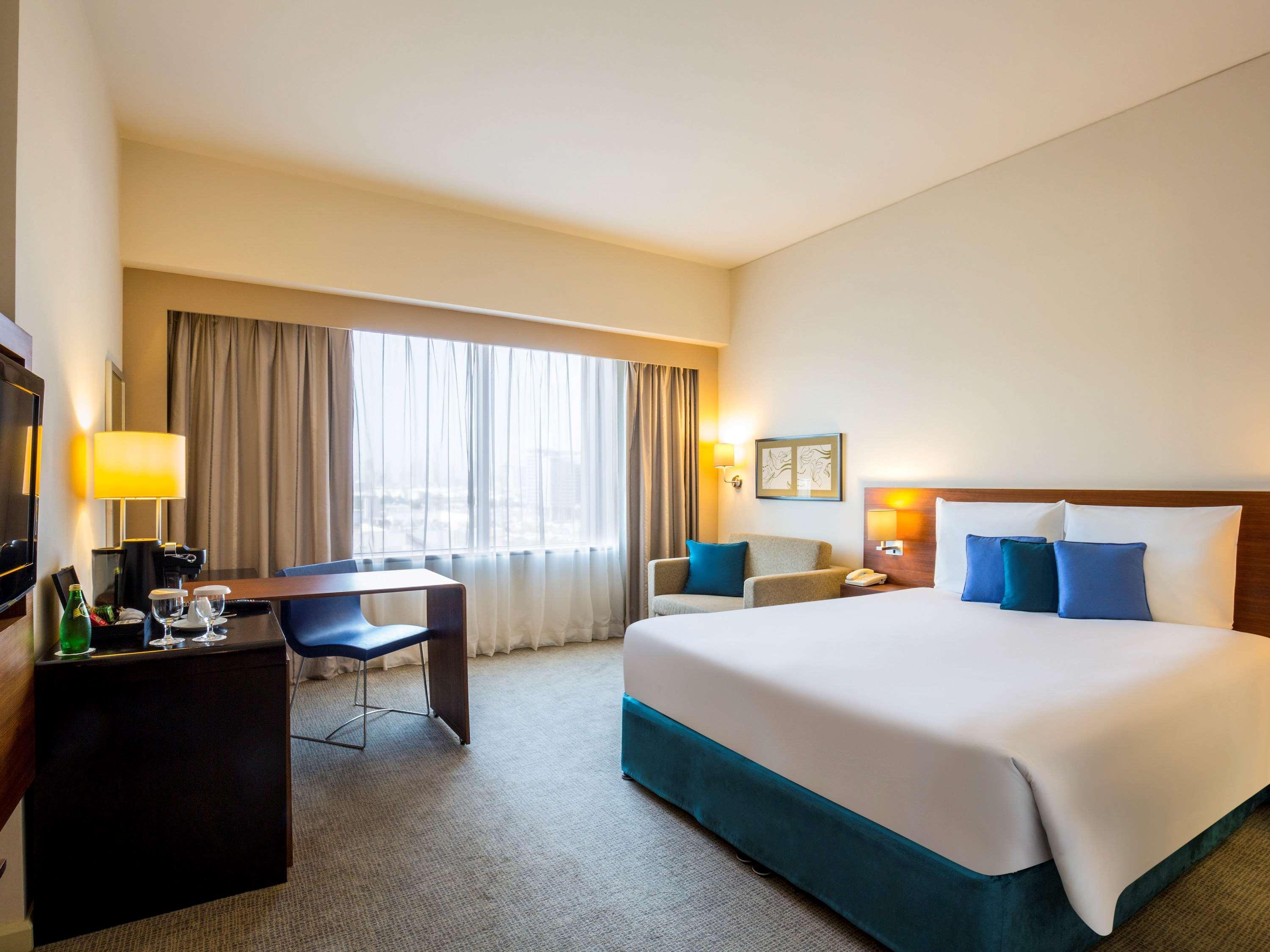 Novotel Deira Creekside Дубай Екстер'єр фото