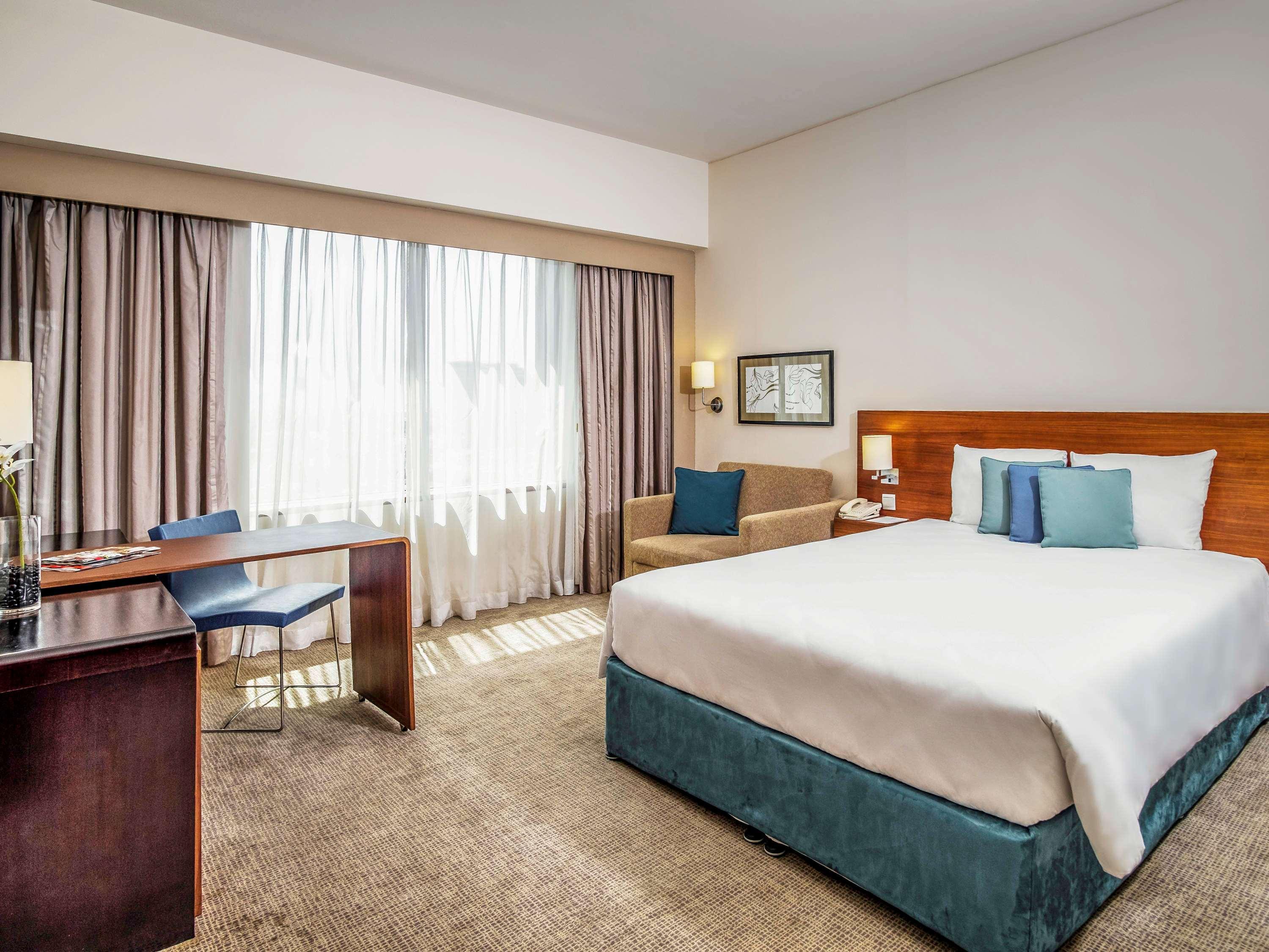 Novotel Deira Creekside Дубай Екстер'єр фото